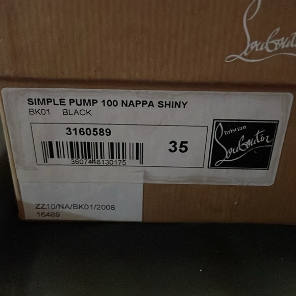 Christian Louboutin simple Pump